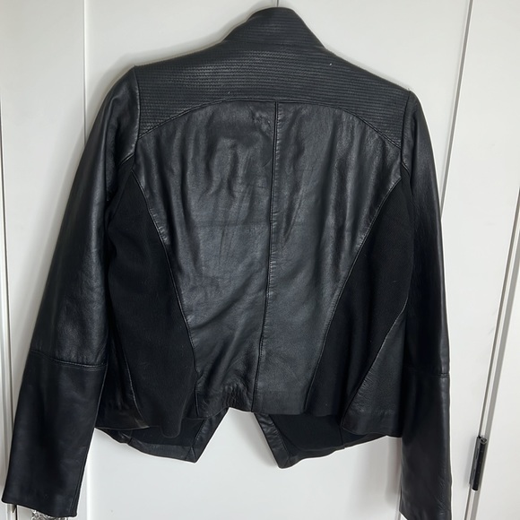 🛍️Black Buttery Soft Leather Asymmetric Zip Jacket L - Picture 5 of 8